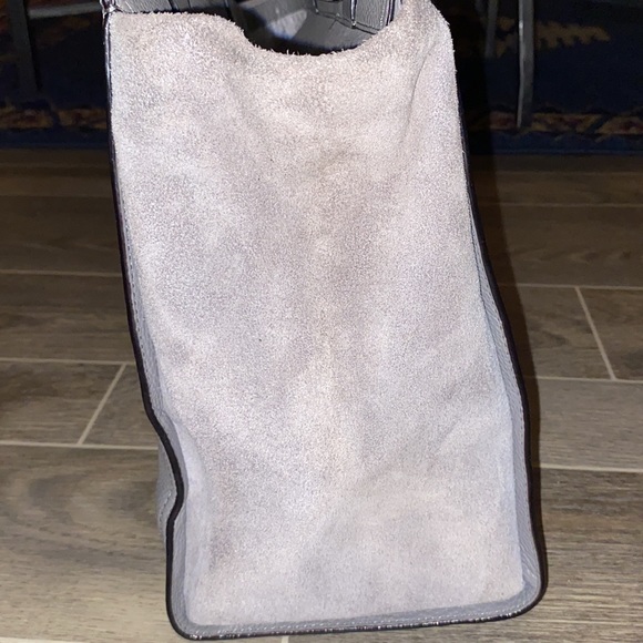 Kate Spade New York Tote - Picture 6 of 10